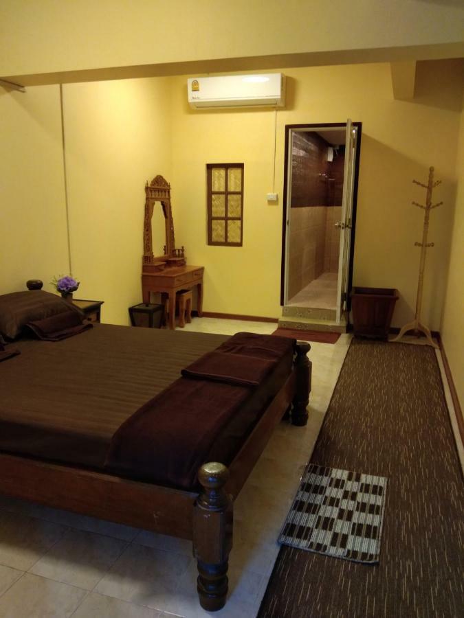 Ruan Ben Ja Don Mueang,Bangkok Hostel Extérieur photo