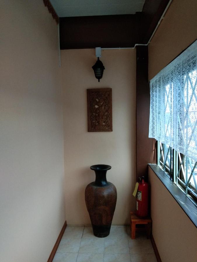 Ruan Ben Ja Don Mueang,Bangkok Hostel Extérieur photo